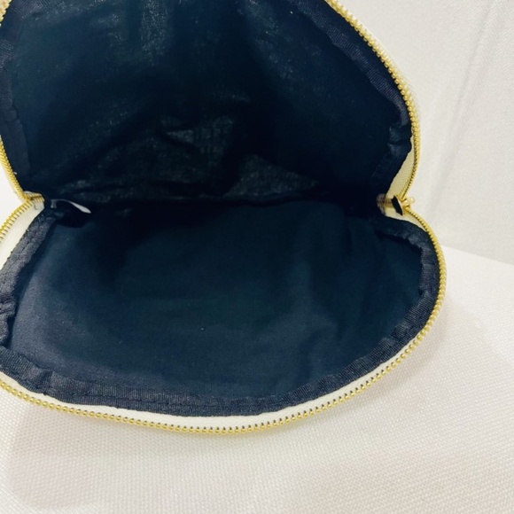 Charlotte Tilbury 1st Edition Makeup Bag Lip Print Travel Bag New Condition - Picture 3 of 5